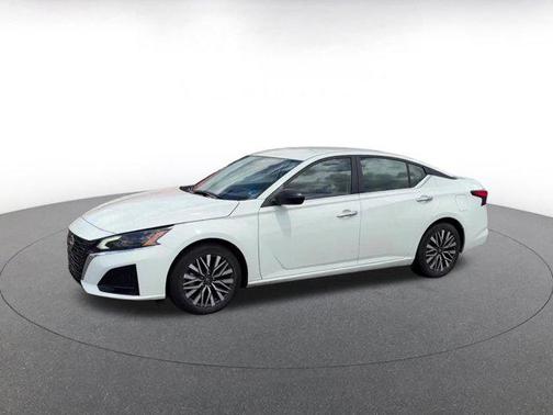 Glacier White 2025 Nissan Altima SV FWD