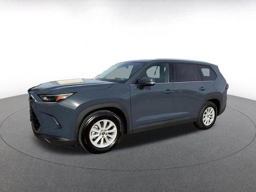 2025 Toyota Highlander LE