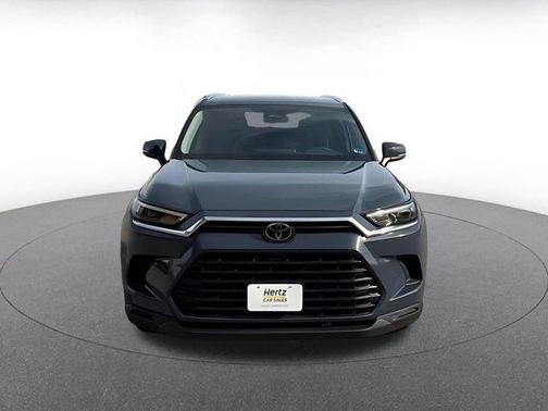 2025 Toyota Highlander LE
