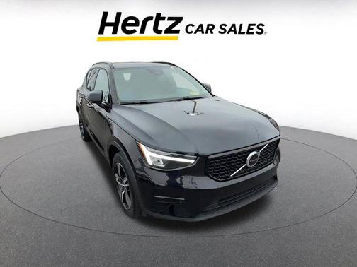 2024 Volvo XC40 CORE