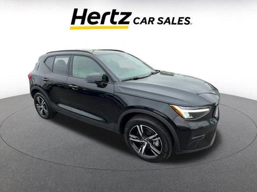2024 Volvo XC40 CORE