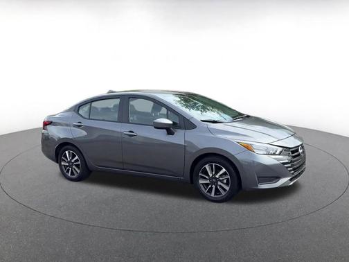 Gun Metallic 2025 Nissan Versa 1.6 SV