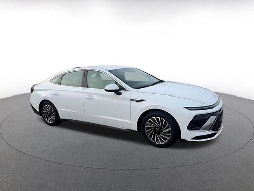 2025 Hyundai SONATA Hybrid SE