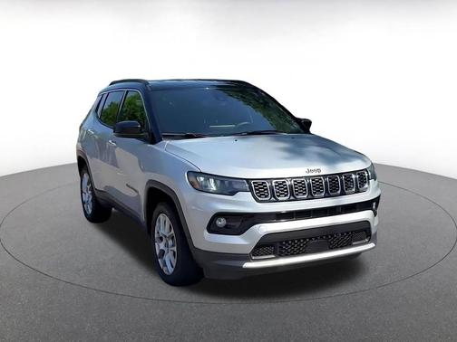 Silver Zynith Metallic Clearcoat 2025 Jeep Compass Limited