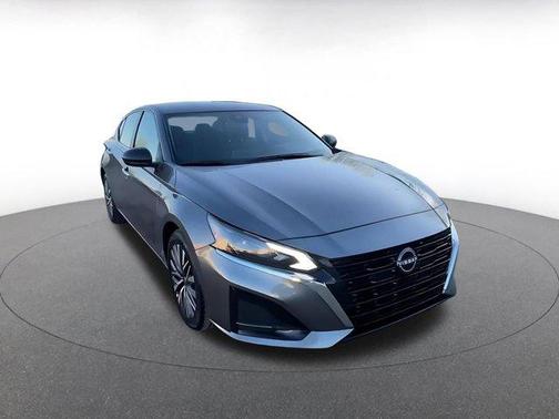 Gun Metallic 2025 Nissan Altima SV FWD