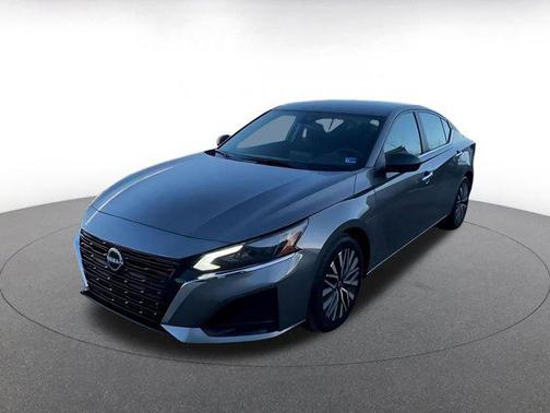 Gun Metallic 2025 Nissan Altima SV FWD