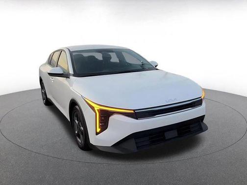 Snow White Pearl 2025 Kia K4 LXS