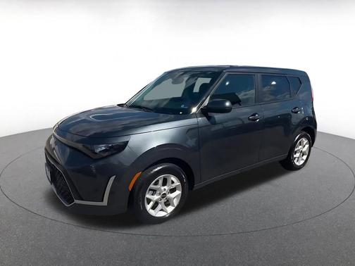 Gravity Gray 2025 Kia Soul LX
