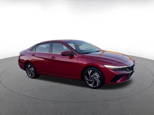 2025 Hyundai ELANTRA SEL