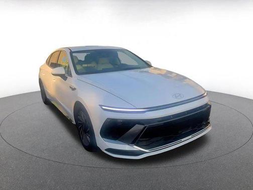 2025 Hyundai SONATA Hybrid SE