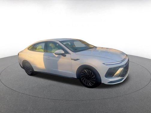 2025 Hyundai SONATA Hybrid SE