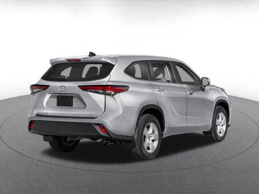 Celestial Silver Metallic 2025 Toyota Highlander LE