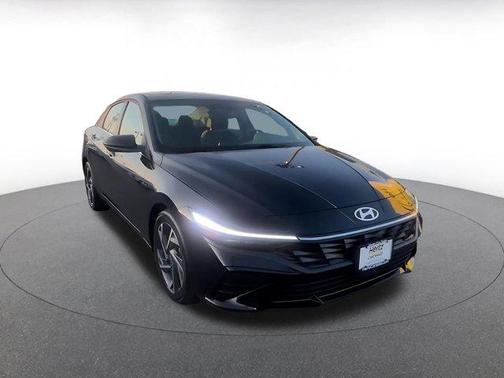 2025 Hyundai ELANTRA SEL