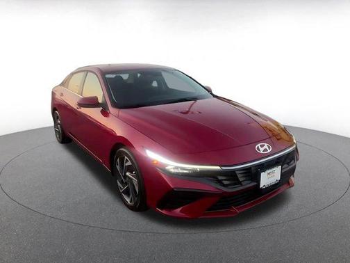 2025 Hyundai ELANTRA SEL