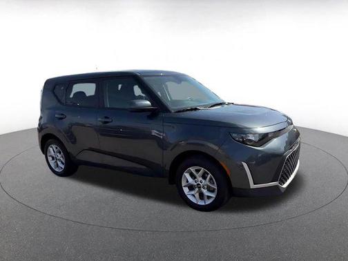 Gravity Gray 2025 Kia Soul LX
