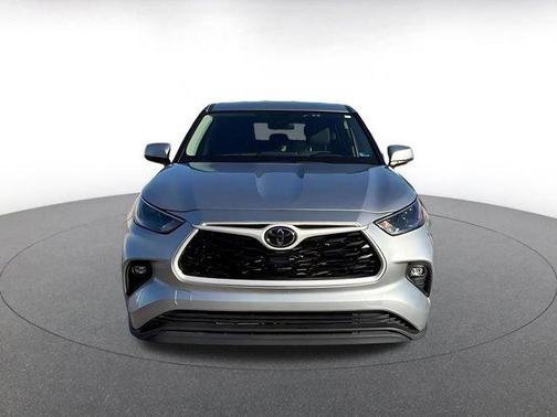 2025 Toyota Highlander LE