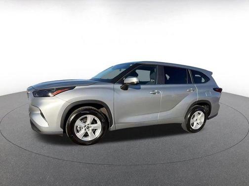 2025 Toyota Highlander LE