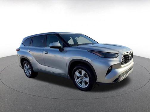 2025 Toyota Highlander LE