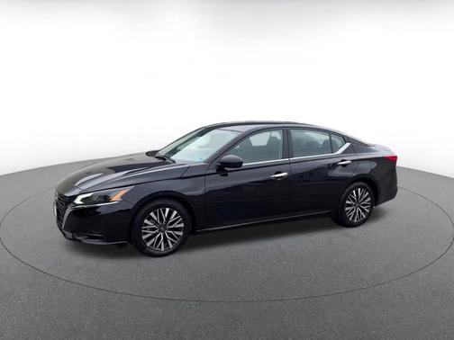 Super Black 2025 Nissan Altima SV FWD