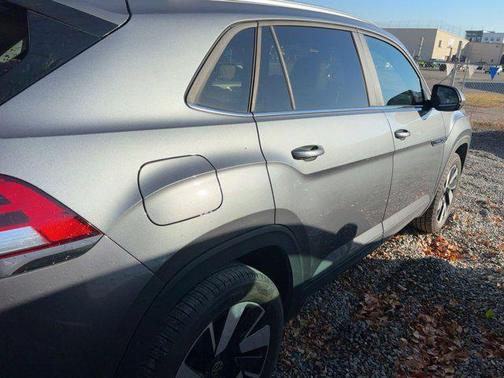 2025 Volkswagen Atlas Cross Sport 2.0T SE w/Technology