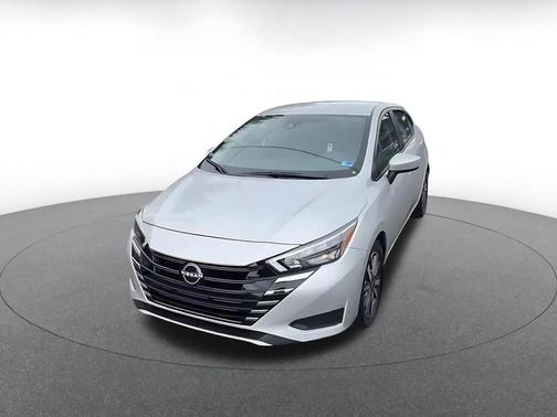 Brilliant Silver Metallic 2025 Nissan Versa 1.6 SV