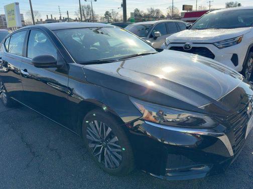 2025 Nissan Altima SV FWD