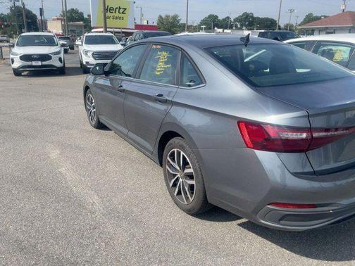 2025 Volkswagen Jetta 1.5T SE
