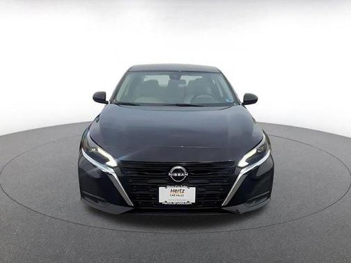 Super Black 2025 Nissan Altima SV FWD