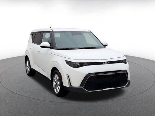 Snow White Pearl 2025 Kia Soul LX
