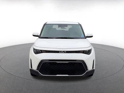 Snow White Pearl 2025 Kia Soul LX