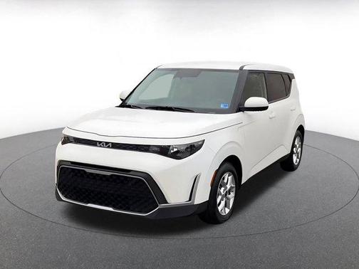 Snow White Pearl 2025 Kia Soul LX