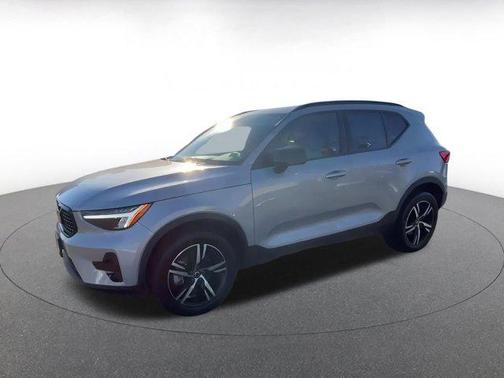 2024 Volvo XC40 CORE