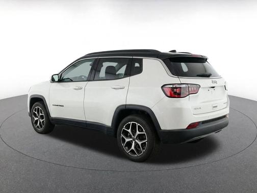 Bright White Clearcoat 2025 Jeep Compass Limited