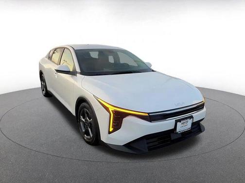 Snow White Pearl 2025 Kia K4 LXS