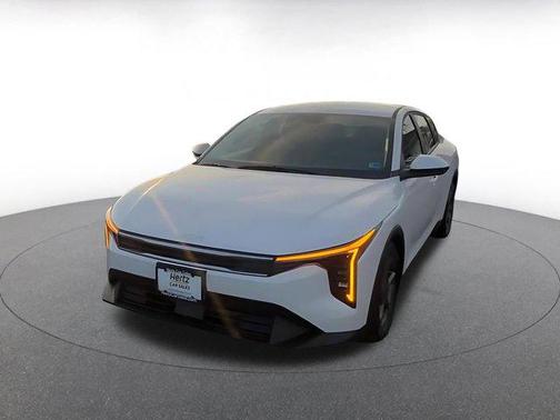 Snow White Pearl 2025 Kia K4 LXS