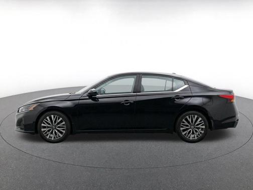 Super Black 2025 Nissan Altima SV FWD