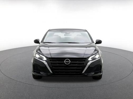 Super Black 2025 Nissan Altima SV FWD