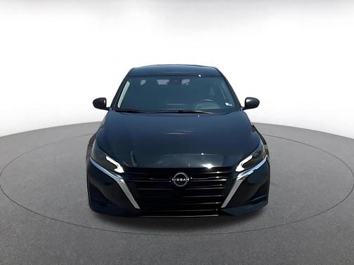 Super Black 2025 Nissan Altima SV FWD