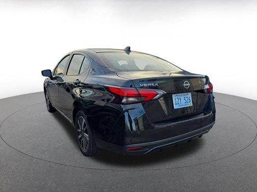 Super Black 2025 Nissan Versa 1.6 SV