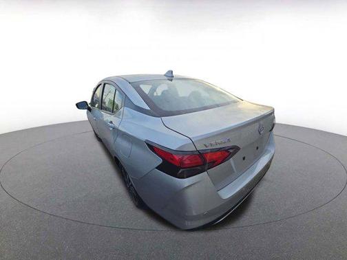 Brilliant Silver Metallic 2025 Nissan Versa 1.6 SV