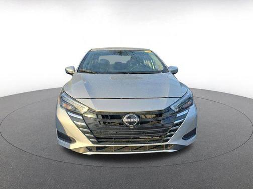 Brilliant Silver Metallic 2025 Nissan Versa 1.6 SV