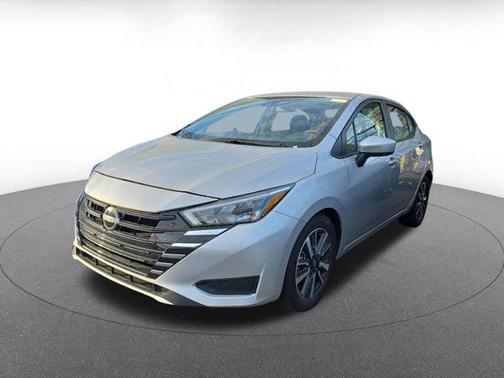 Brilliant Silver Metallic 2025 Nissan Versa 1.6 SV