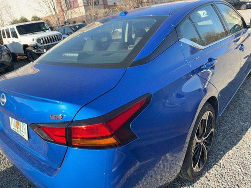 2025 Nissan Altima SR FWD