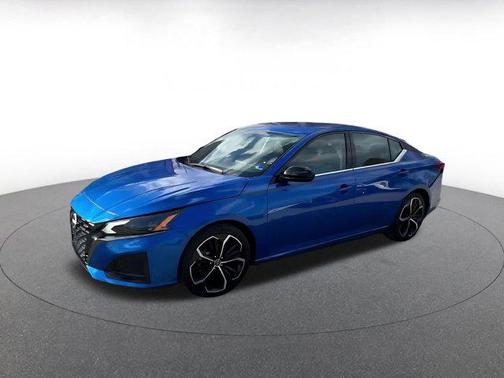 2025 Nissan Altima SR FWD