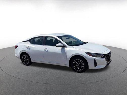 Aspen White Tricoat 2024 Nissan Sentra SV
