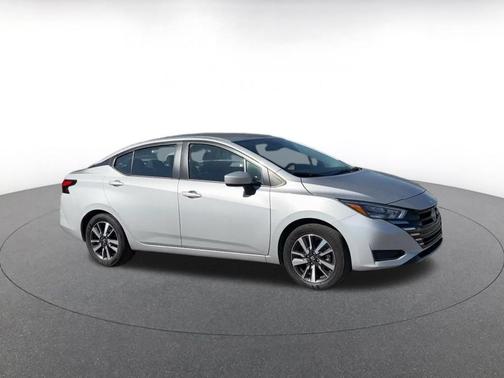 Brilliant Silver Metallic 2025 Nissan Versa 1.6 SV
