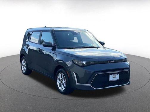 Gravity Gray 2025 Kia Soul LX