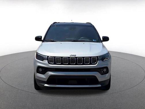 Silver Zynith Metallic Clearcoat 2025 Jeep Compass Limited