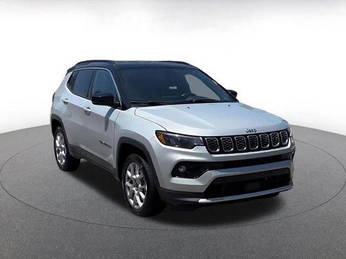 Silver Zynith Metallic Clearcoat 2025 Jeep Compass Limited