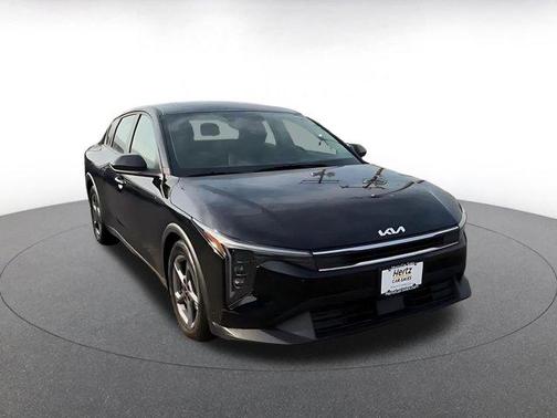 Aurora Black Pearl 2025 Kia K4 LXS